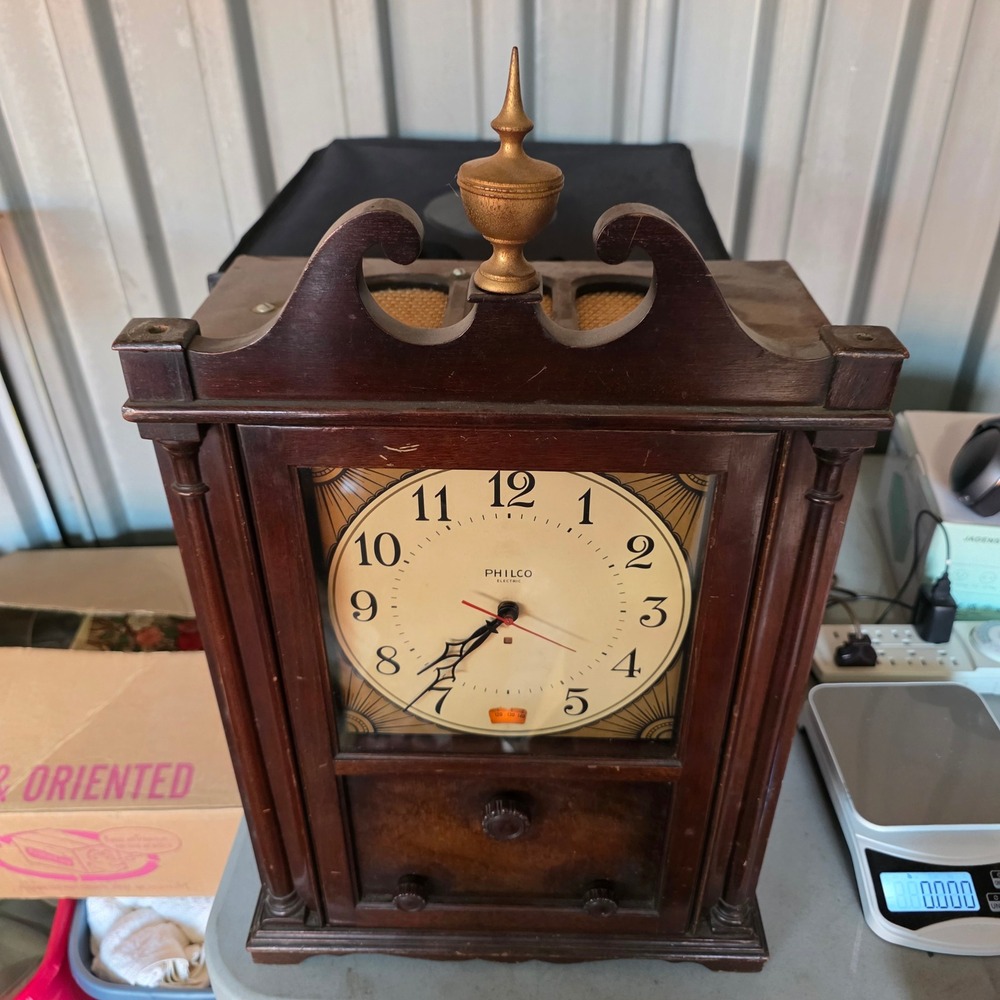 RARE 1932 Philco 551 Colonial Clock Tube Radio – Working